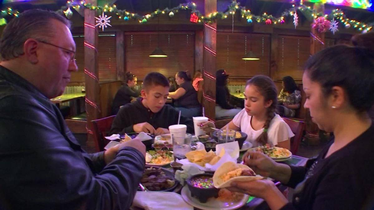 Budget Travel: Where Kids Eat Free in Orlando