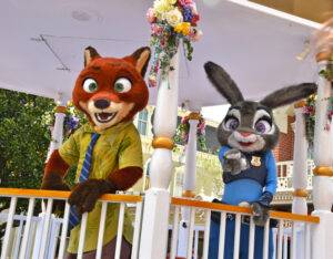 Zootopia Lt Judy Hopps & Nick Wilde on float