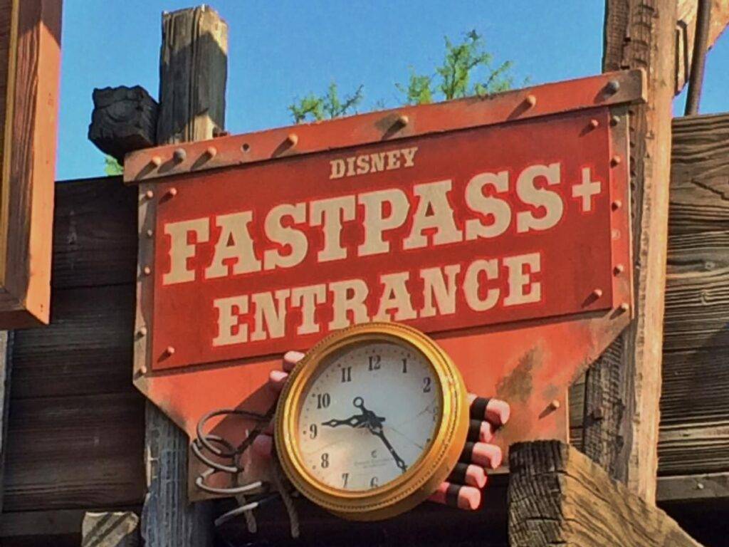 WDW_Fast_Pass_Sign