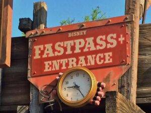 WDW_Fast_Pass_Sign