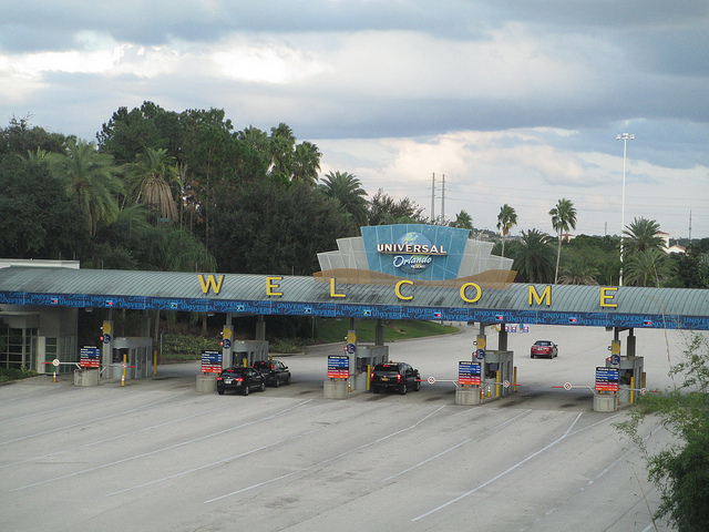 Universal orlando free parking