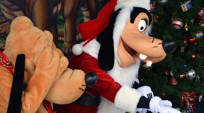 Santa Goofy Meet & Greet During Christmas in July at Walt Disney World 2017