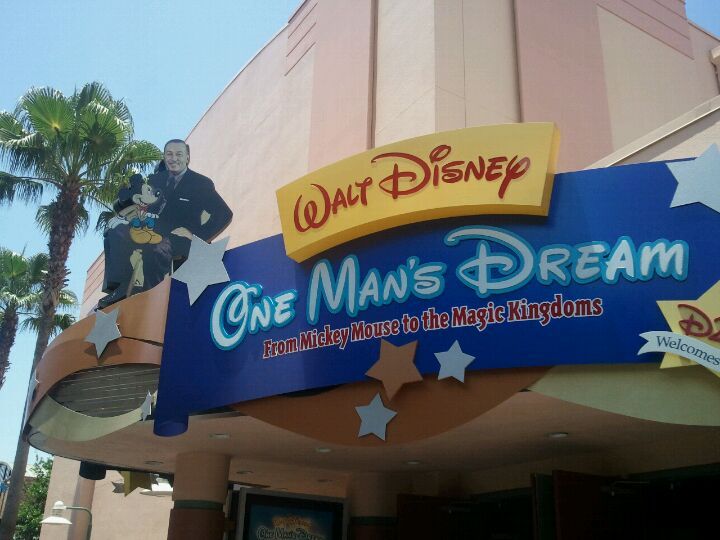 One Man’s Dream to become Walt Disney Presents preview center