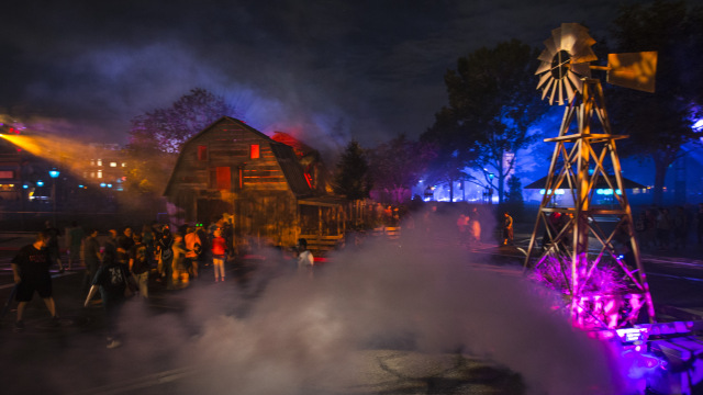 Trick ‘r Treat scare zone in Halloween Horror Nights 2017 at Universal Orlando