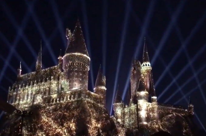 The Magic of Christmas at Hogwarts Castle projection show at Universal Orlando