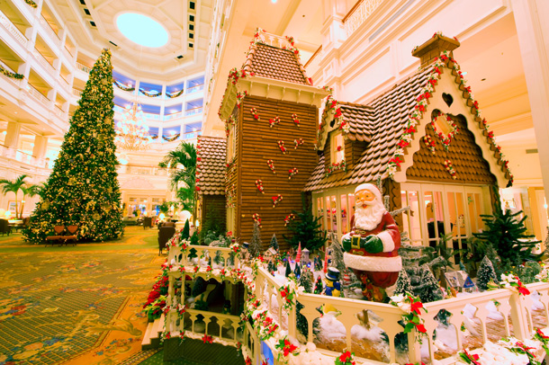 Grand Floridian Gingerbread House Build Timelapse at Walt Disney World