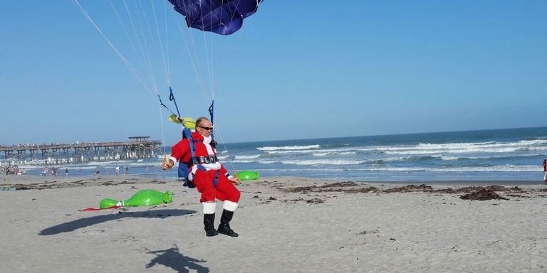 SkyDiving Santas of Cocoa Beach 2017