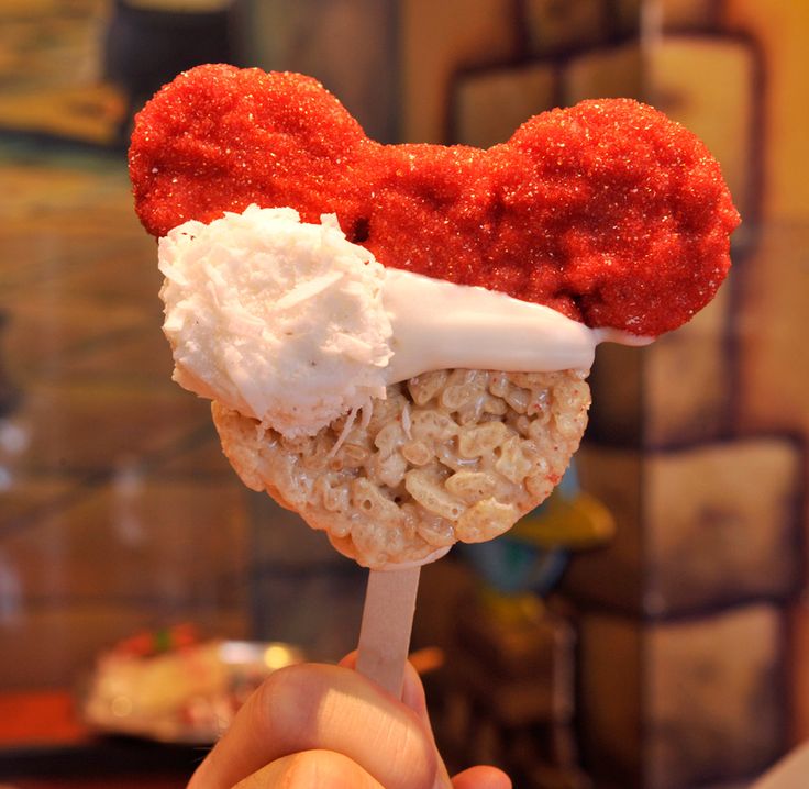 Holiday Dessert Tour at Mickey’s Very Merry Christmas Party