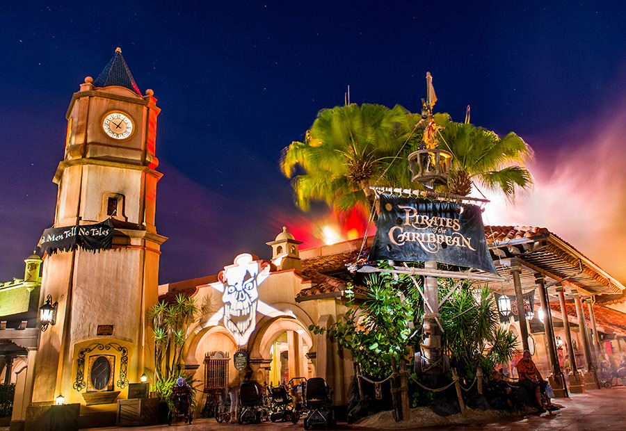 Real LIVE Pirates at Pirates of The Caribbean for Mickey’s Not So Scary Halloween Party