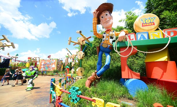 Sneak Peek: Toy Story Land Friends to Dress Up For the Holidays