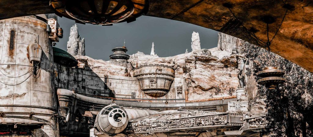 Millennium Falcon Galaxy's Edge