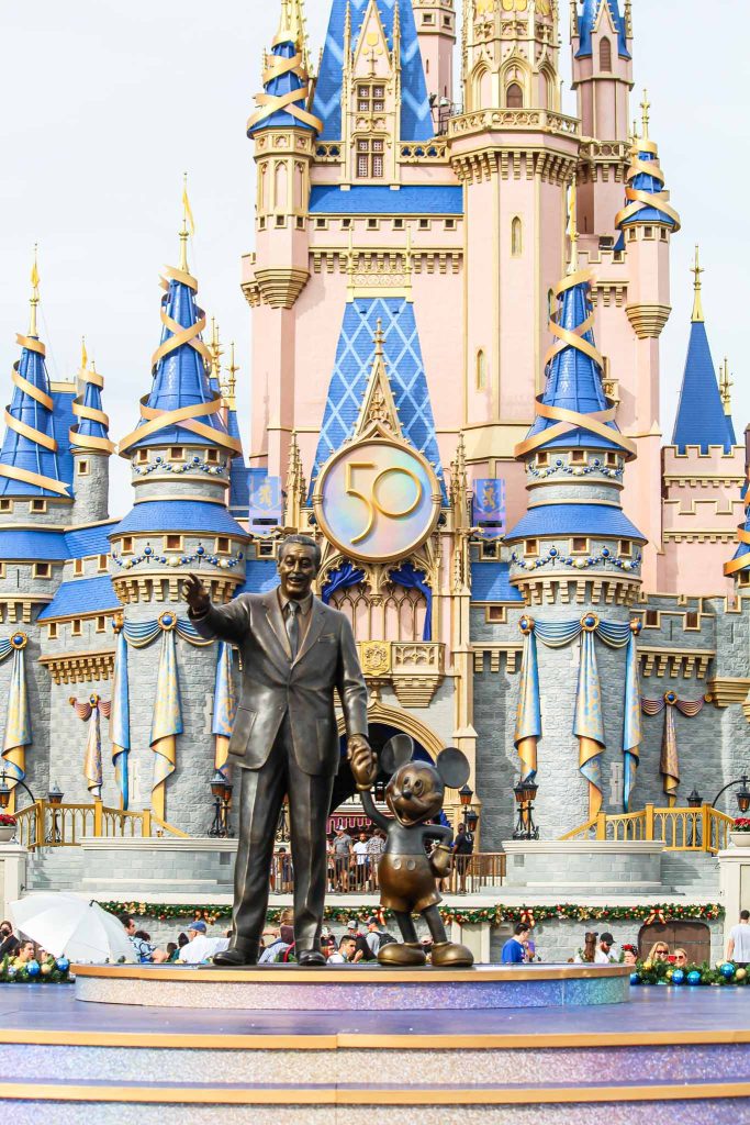 Get discounted Disney World Tickets to go see Cinderella Castle up close