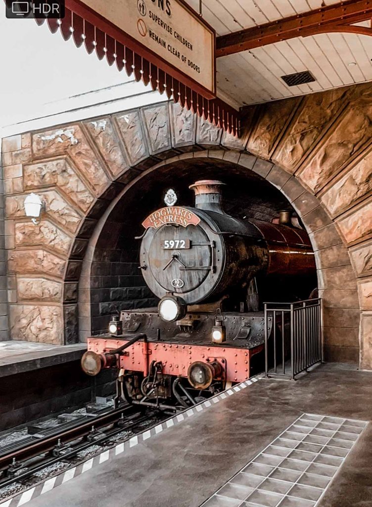 Wizarding World Of Harry Potter Hogwarts Express Entering Hogsmeade