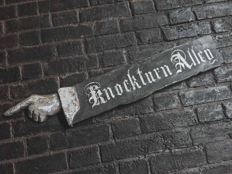 Knockturn Alley in Diagon Alley - Wizarding World Of Harry Potter