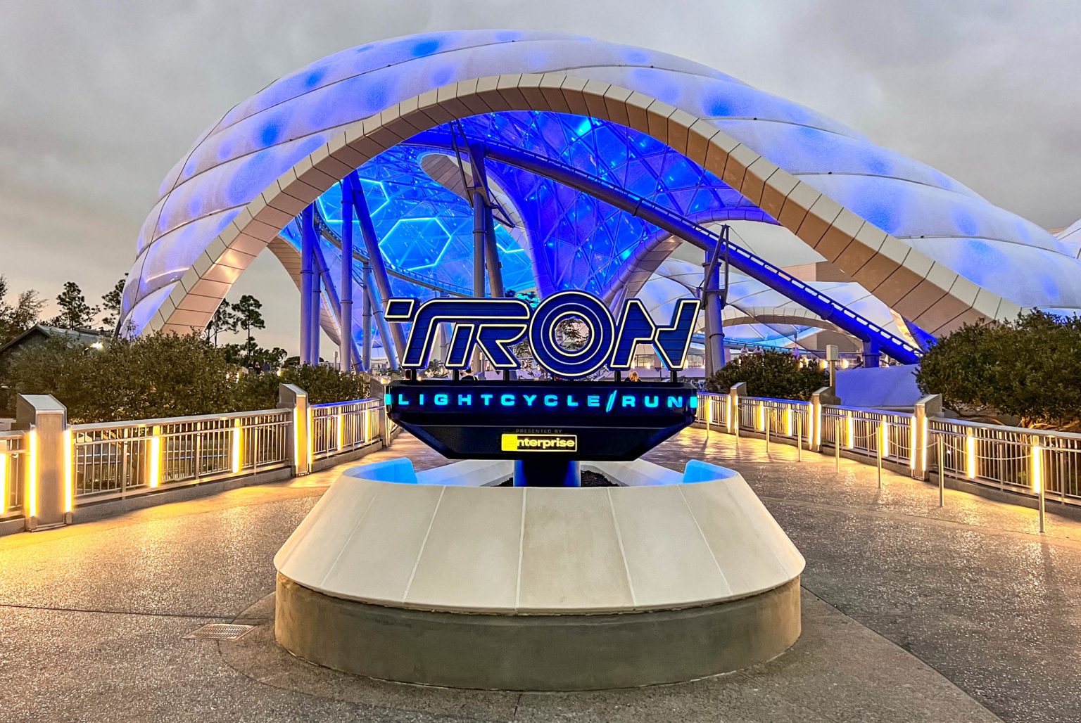 Tron Lightcycle Power Run For Dummies Everything You Need To Know tron-lightcycle-power-run-for-dummies-everything-you-need-to-know