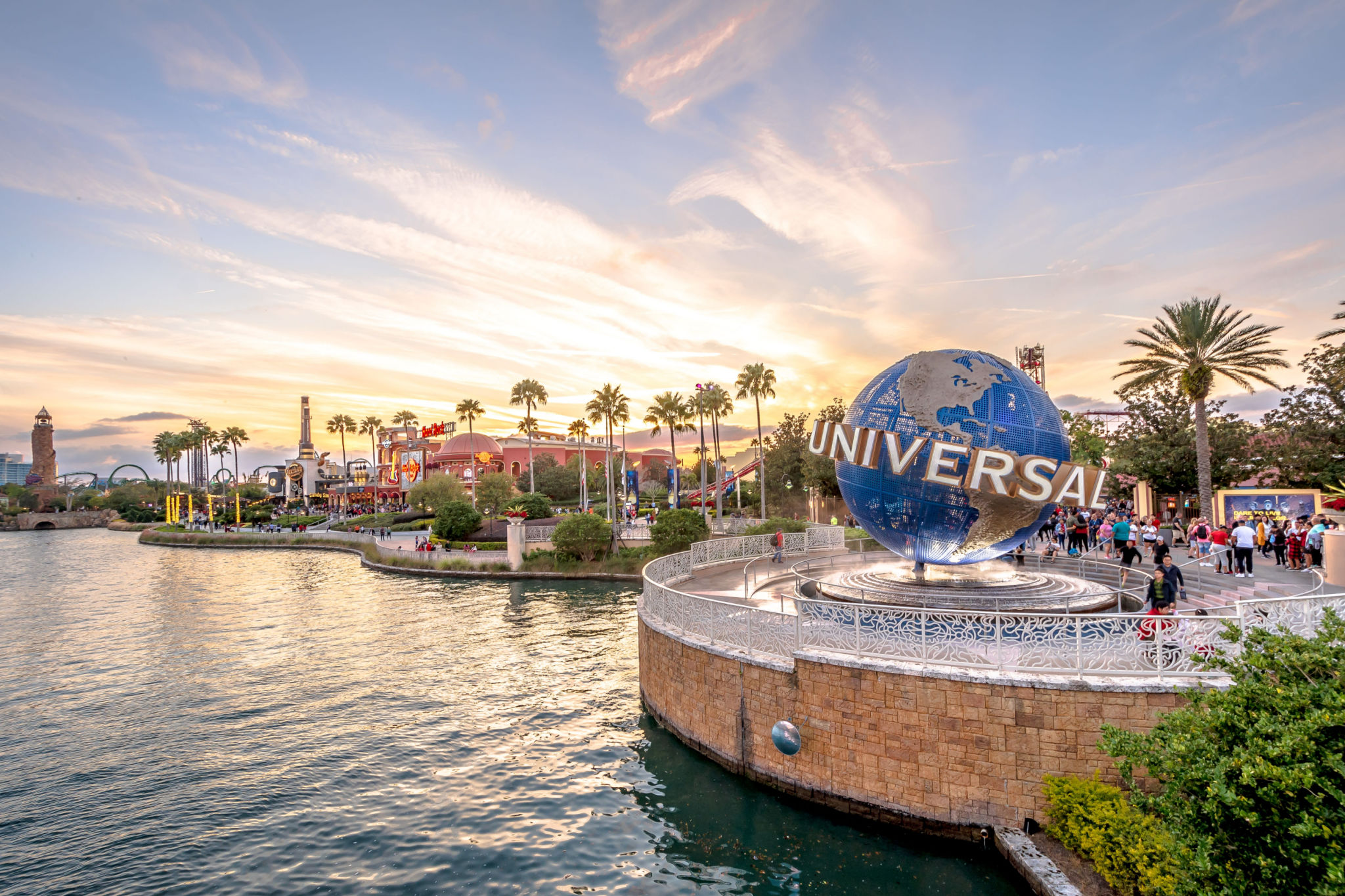 10 Things you MUST do at Universal Orlando! Learn about rides and attractions you can't miss! What's new and coming soon at the Wizarding World of Harry Potter and more with family vacation and travel tips. LivingLocurto.com